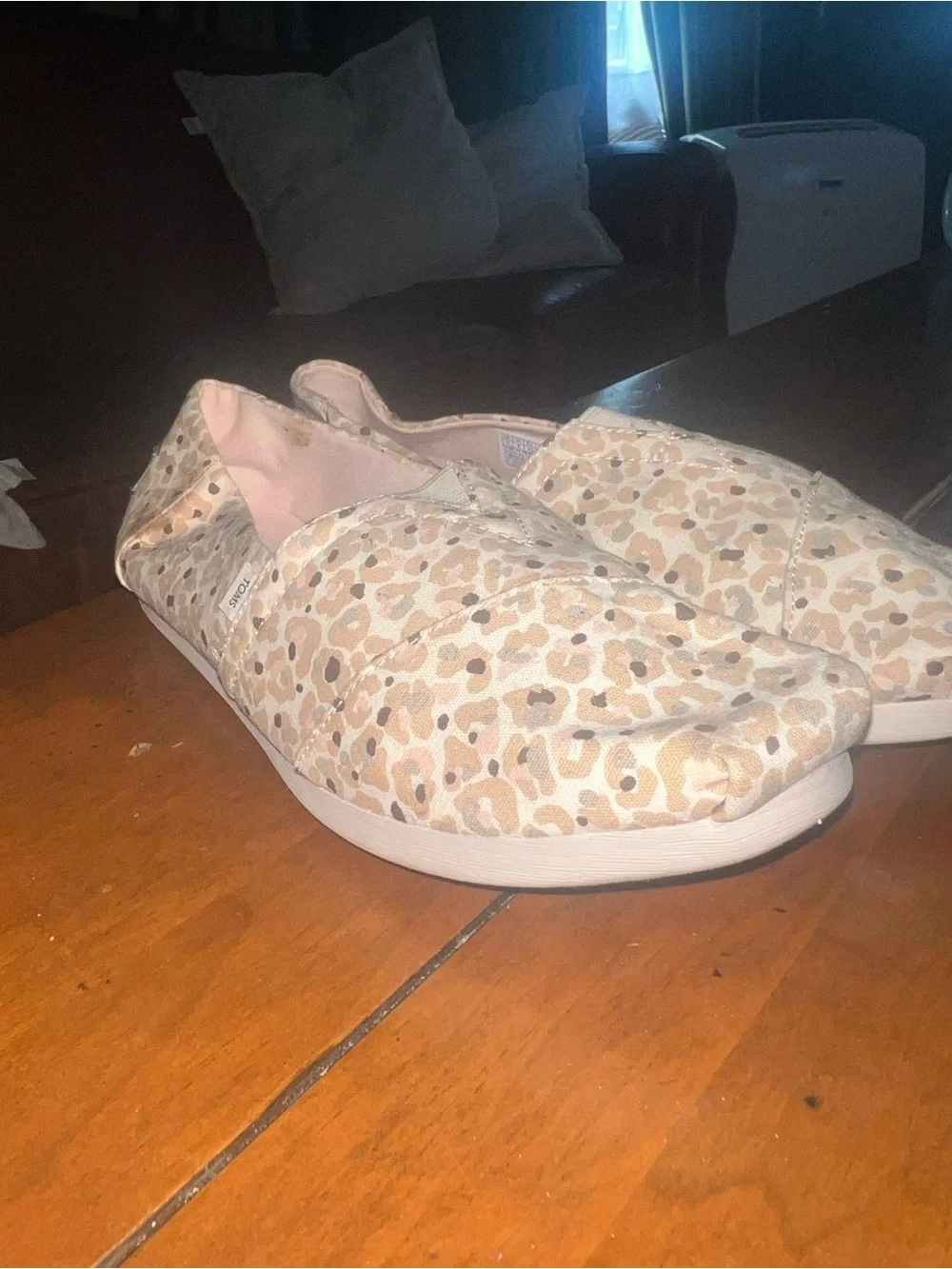 Toms Women's Slip-On floral Print Sneakers in Pink and Tan